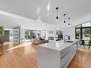 7 Pentlow Place, Fendalton, Christchurch