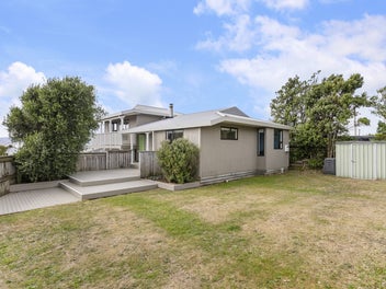 32 Hiwi Crescent, Titahi Bay, Porirua