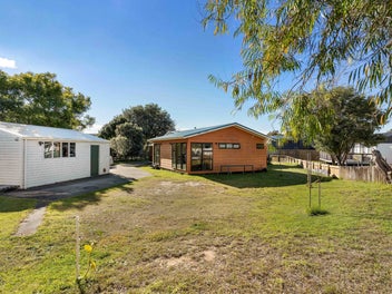 143 Lorraine Place, Whangamata