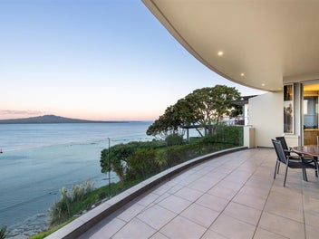 52 Seacliffe Avenue, Belmont, Auckland