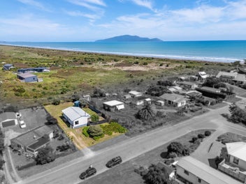 17 Kitchener Street, Te Horo Beach