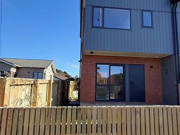 2/629 Great South Road, Otahuhu, Auckland