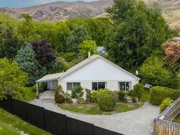 5B Larch Place, Wanaka, Wanaka