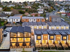 1/42 Captain Scott Road, Glen Eden, Auckland