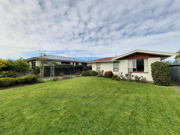 1/318 Main North Road, Redwood, Christchurch