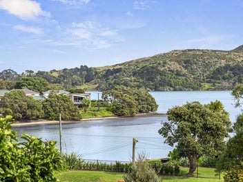 49B Wallis Street, Raglan