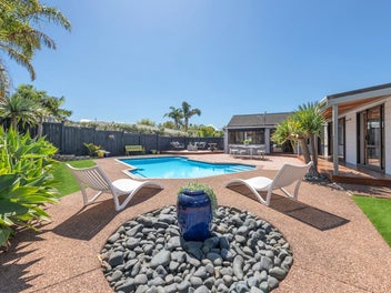 4 Antilla Place, Half Moon Bay, Auckland