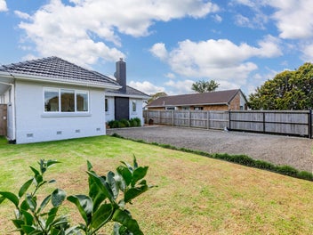 9 Youngs Road, Papakura, Papakura