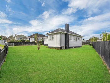 104 Fisher Crescent, Otara, Auckland