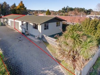 2/12 Macdonell Street, Hilltop, Taupō