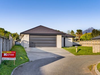 27E Achilles Street, Stratford