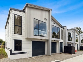 10C Powell Place, Henderson, Auckland
