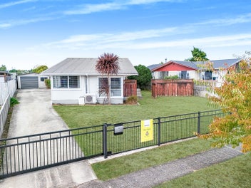 24 Ashurst Avenue, Pukete, Hamilton