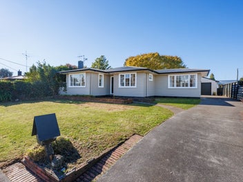 8 Norwich Place, Awapuni, Palmerston North