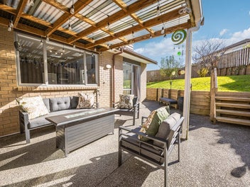 7 Barnacle Rise, Red Beach, Red Beach