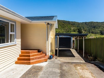 112 Coast Road, Wainuiomata, Lower Hutt