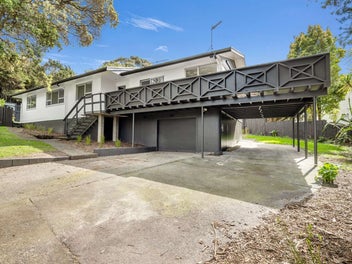 9 Tahu Crescent, Sunnynook, Auckland