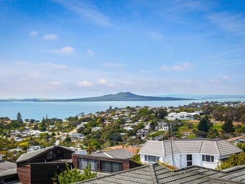 2/7 Calypso Place, Rothesay Bay, Auckland
