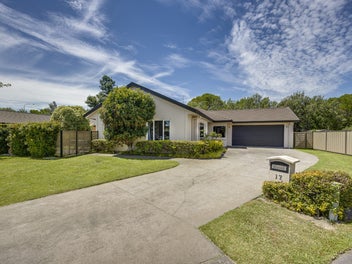 17 Blythfield Place, Taradale, Napier