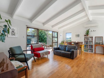 1/40 Pokapu Street, Titirangi, Auckland