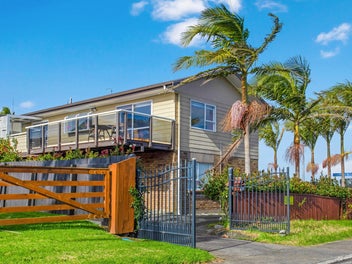 3/3 Clarks Beach Road, Pukekohe, Auckland