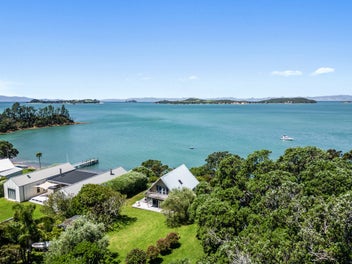 30 Arran Bay, WAIHEKE ISLAND
