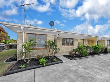 1/52 Butterworth Drive, Glendene, Auckland