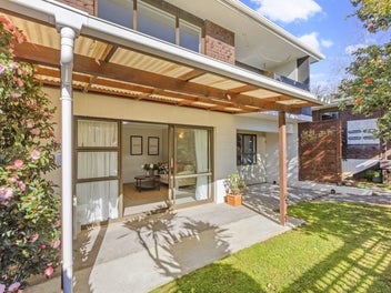 2/21 Burch Street, Mount Albert, Auckland