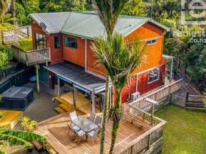 212 Shaw Road, Oratia, Auckland