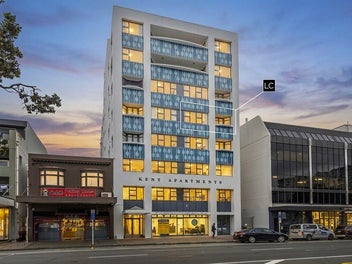 4E/16 Kent Terrace, Mount Victoria, Wellington