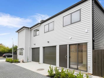 8 Minaret Drive, Bucklands Beach, Auckland
