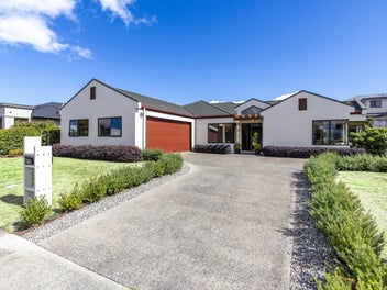 14 San Priamo Place, Paraparaumu Beach, Paraparaumu