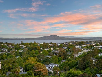 282 Glamorgan Drive, Northcross, Auckland