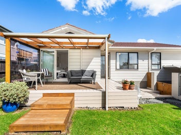 1/86 Stanley Road, Glenfield, Auckland