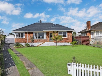 7 Cordelia Place, New Windsor, Auckland
