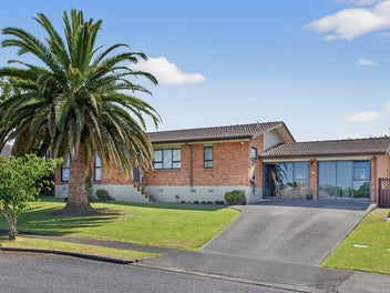 46 Channing Crescent, Botany Downs, Auckland