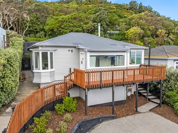 147 Severn Street, Island Bay, Wellington