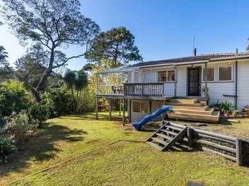 7 Hotspur Place, Bayview, Auckland
