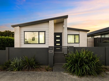32 Karearea Avenue, Kenepuru, Porirua