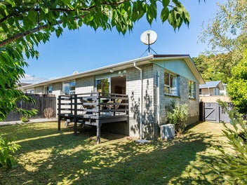 1/3 Garnet Grove, Birchville, Upper Hutt