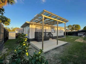2/106 Shifnal Drive, Randwick Park, Auckland