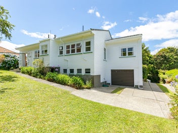 12 Roy Street, Tawa, Wellington