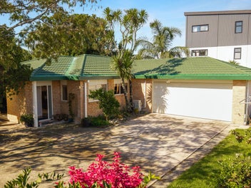 723B Te Atatu Road, Te Atatu Peninsula, Auckland