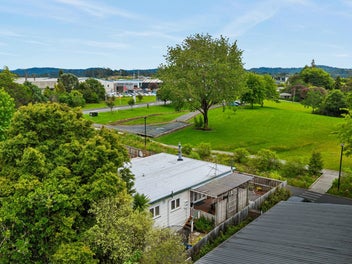 2/617 Swanson Road, Swanson, Auckland