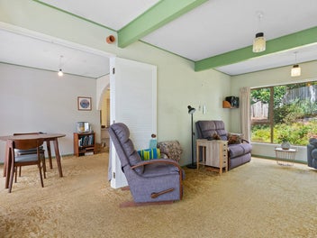 2/867 Beach Road, Waiake, Auckland