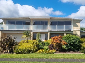 4 Intrepid Crescent, Beachlands, Auckland