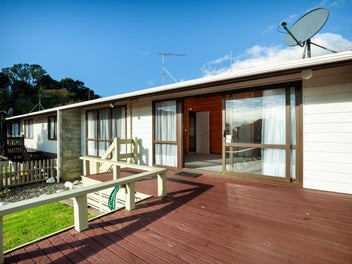 2/14 Ambury Place, Merrilands, New Plymouth