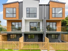 8/300 Great North Road, Henderson, Auckland