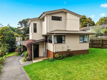 32 Glastron Place, Bayview, Auckland