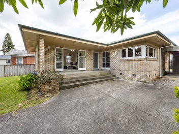 946 River Road, Queenwood, Hamilton
